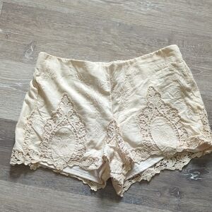 Lace Trim Cream Shorts